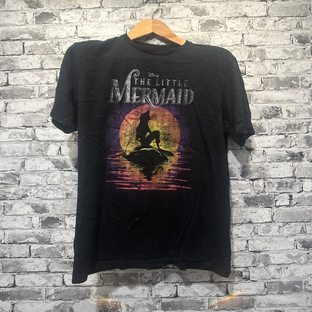 EUC Disney The Little Mermaid Black Graphic T-shirt Size Medium